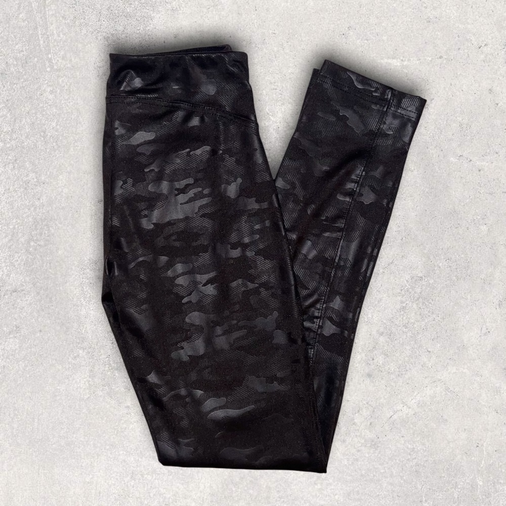 Womens Shiny Black Camo Leggings